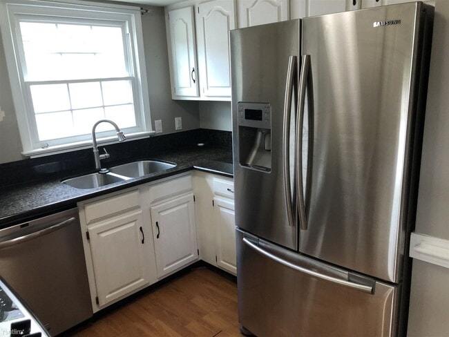 Building Photo - 3 br, 2 bath House - 3909 Southall Ct E