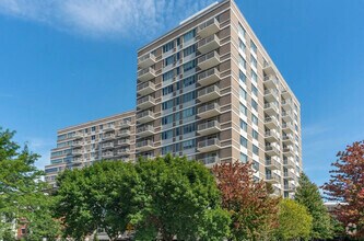Building Photo - 1515 S Prairie Ave