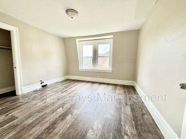 Foto del edificio - 352 2nd St