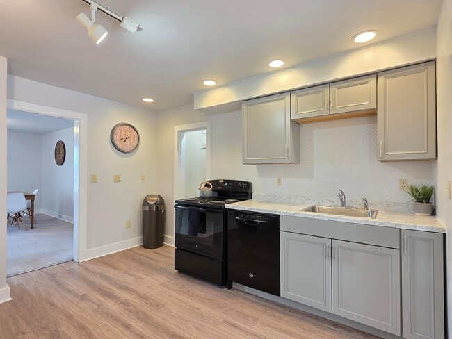 Foto del edificio - 486 Main St