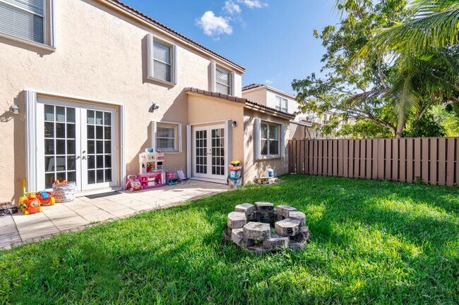 Foto del edificio - 10724 NW 12th Manor