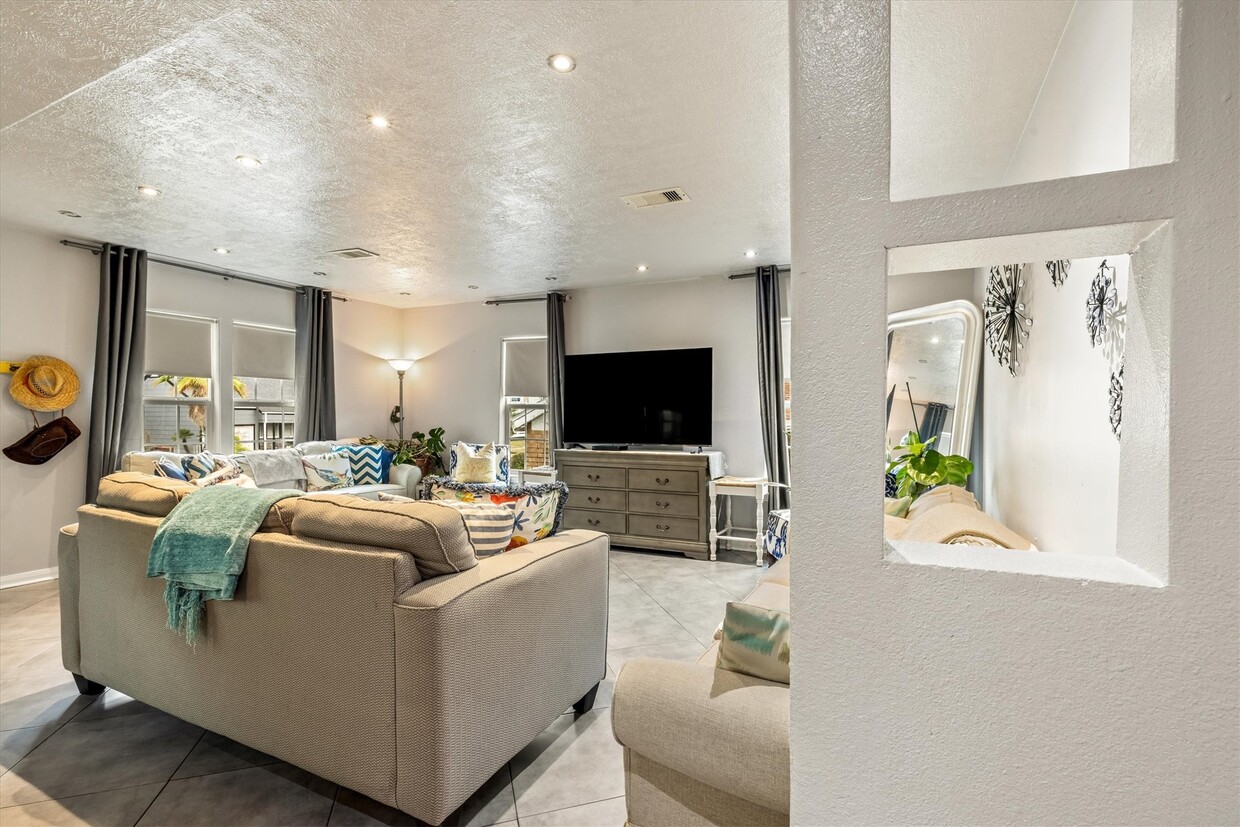 Foto principal - 5219 Avenue Q