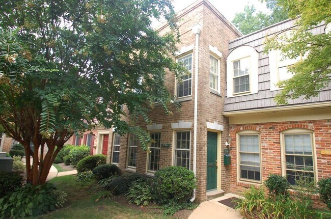 Foto del edificio - 5305 Lee Hwy