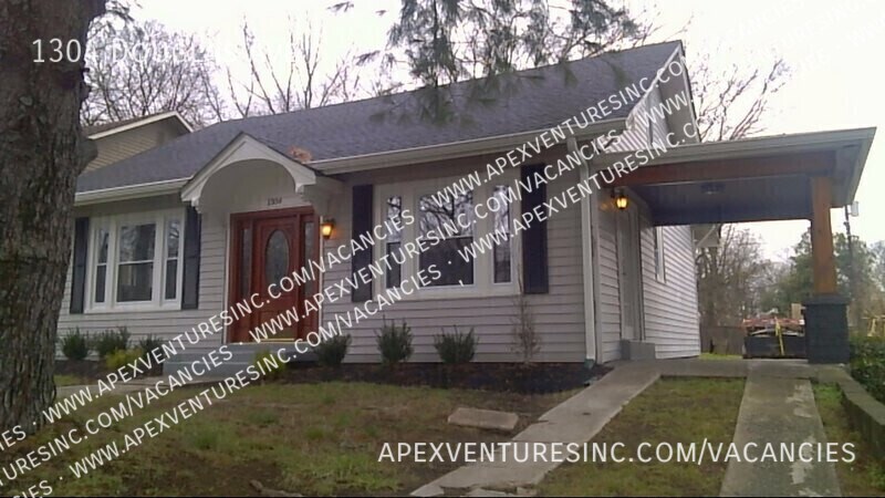 Photo - 1304 Douglas Ave-