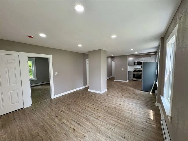 Building Photo - 37 Green Hill Pky