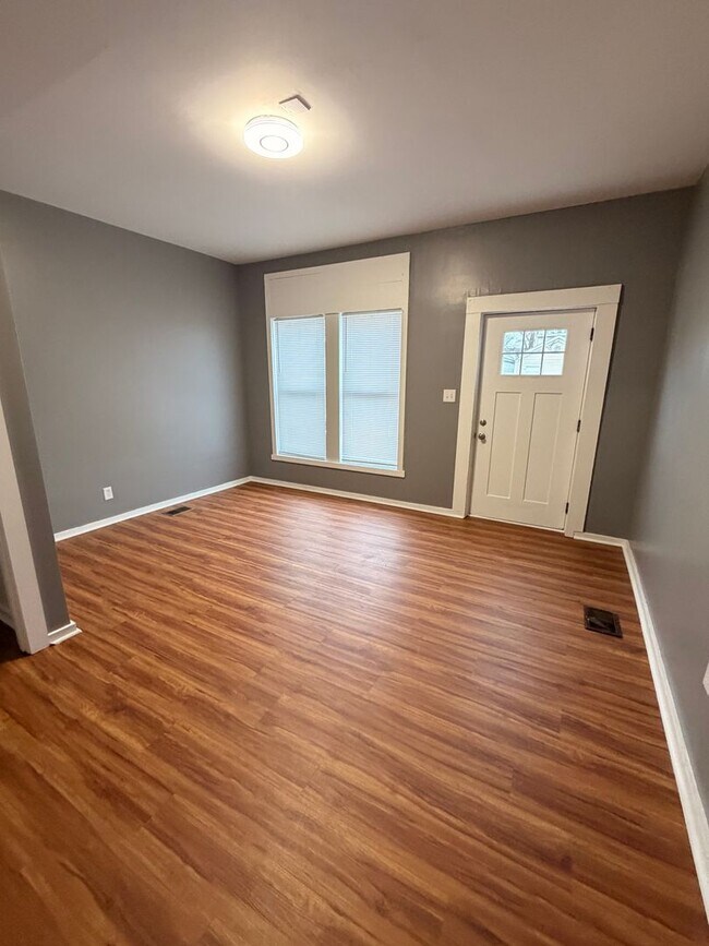 Foto del edificio - Beautifully renovated 2 br house!