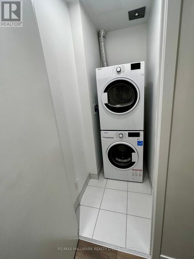 Building Photo - 5 Buttermill Ave.