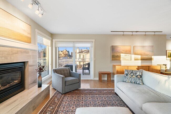 Building Photo - 23 Hawkside Park NW