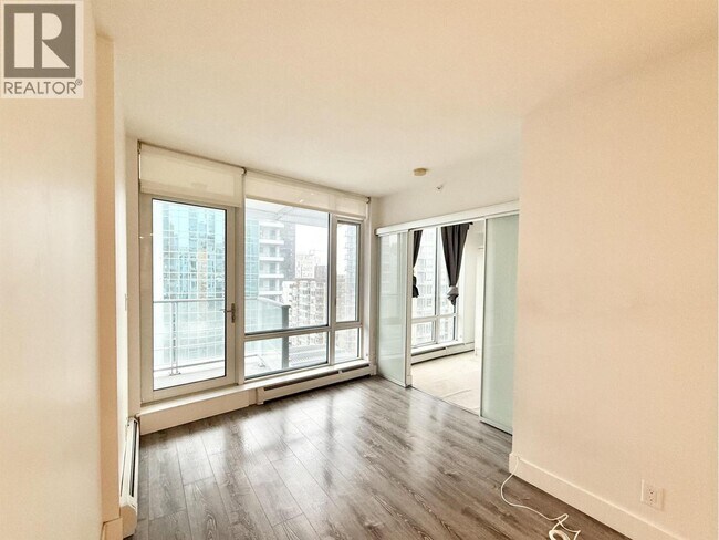 Photo du bâtiment - 1283 Howe St