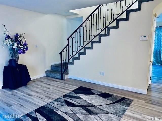 Building Photo - 4 br, 3.5 bath Townhome - 18336 Keswick St