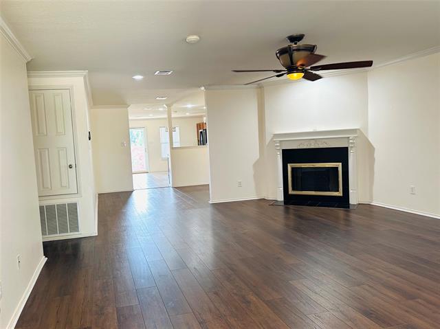 Foto del edificio - 704 White Fields Way