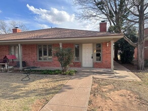 Building Photo - 2217 33rd St