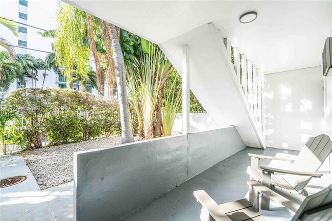 Foto del edificio - 7931 East Dr