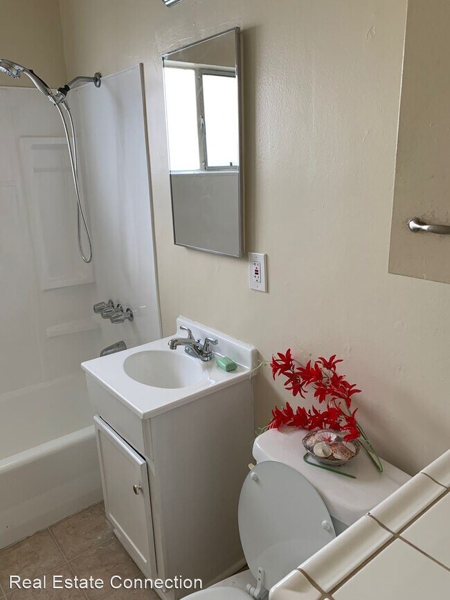 Building Photo - 12245 Manor Dr