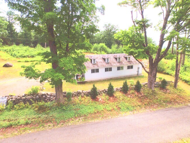 Skycroft Cottage Street view(quiet dead end) - 64 Old Northfield Rd