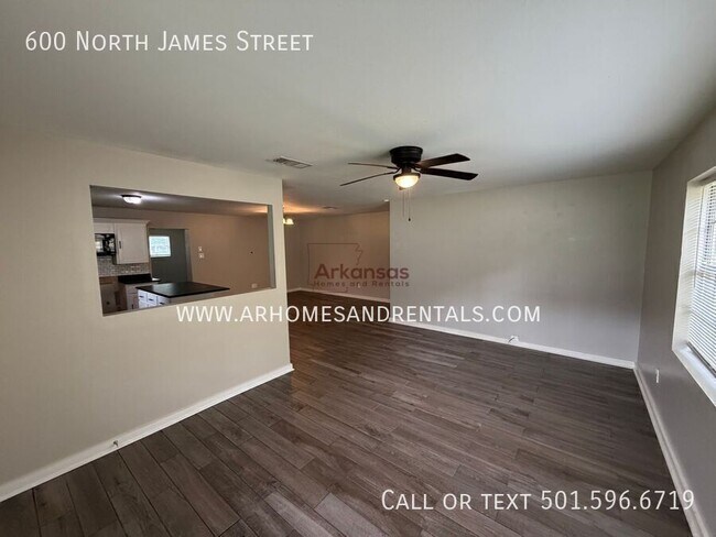 Foto del edificio - 600 N James St