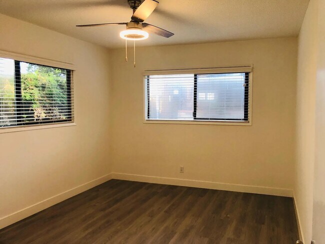 Foto del edificio - 2501 Beverley Ave