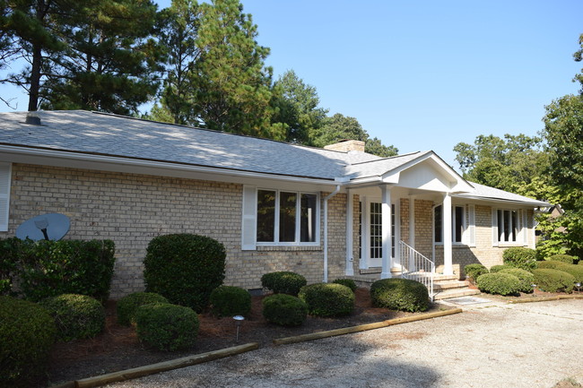 Building Photo - 20 Sugar Pine Dr