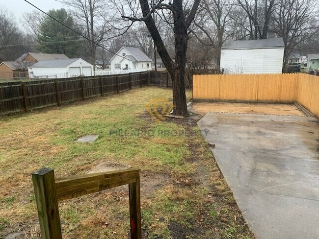 Building Photo - Close to Broad Ripple, Updated 3 Bedroom/2...