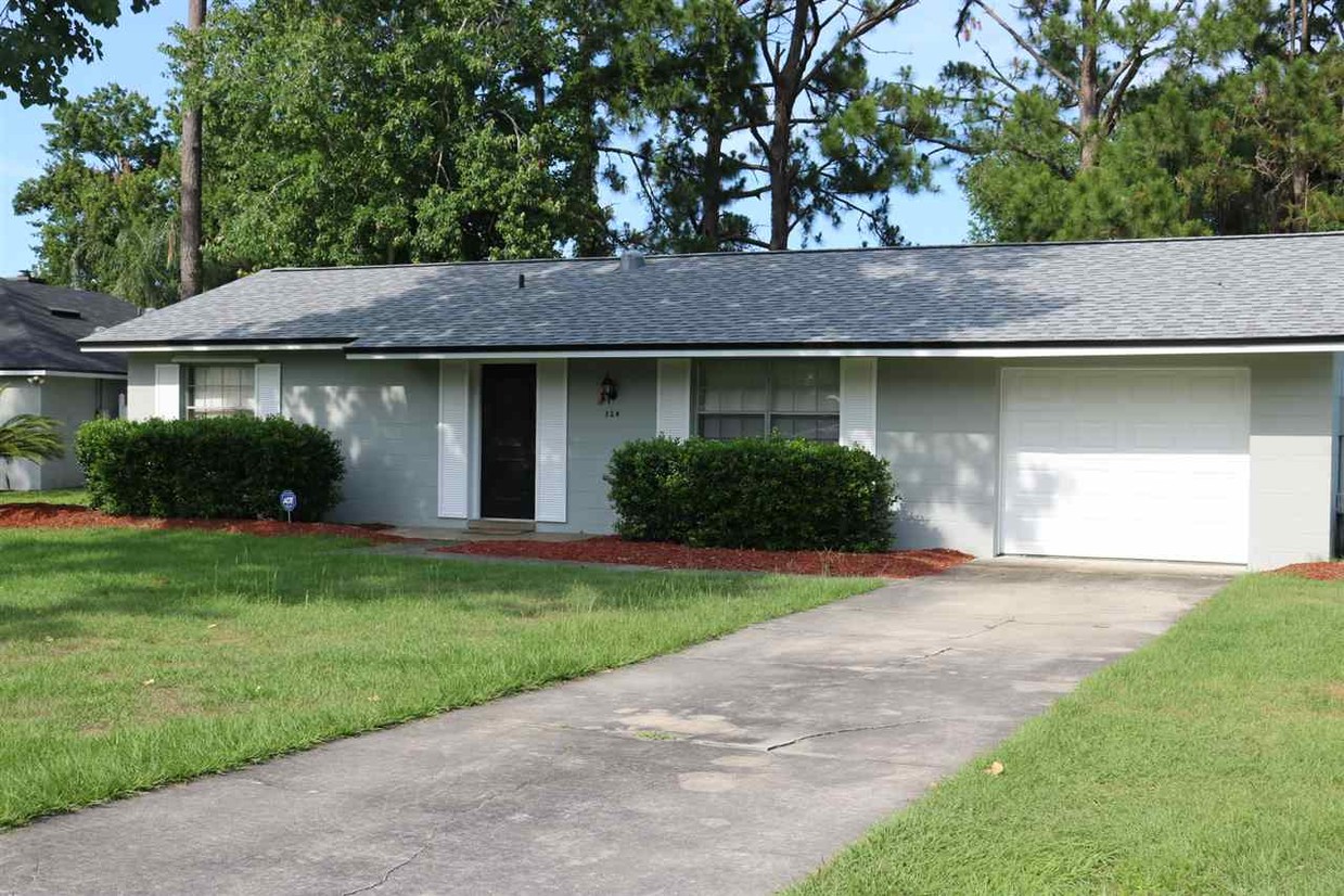 Primary Photo - 324 Altara Dr