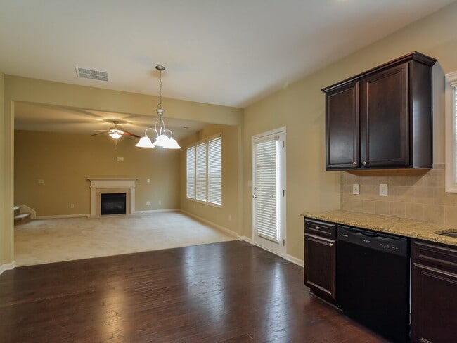 Building Photo - 785 Westmoreland Ln NE