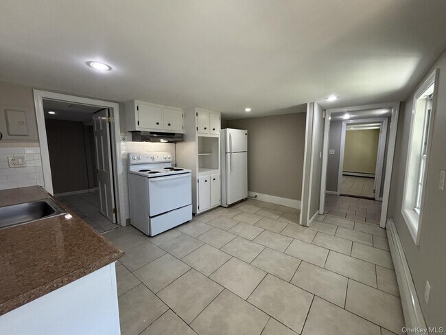 Foto del edificio - 245 Glenville Rd