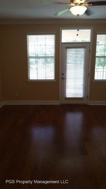 Foto del edificio - 111 E Steele St