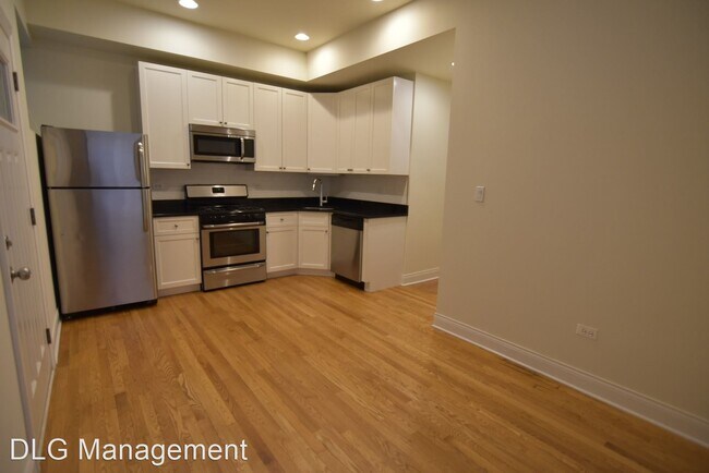 Foto del edificio - 710-716 W Buckingham Pl