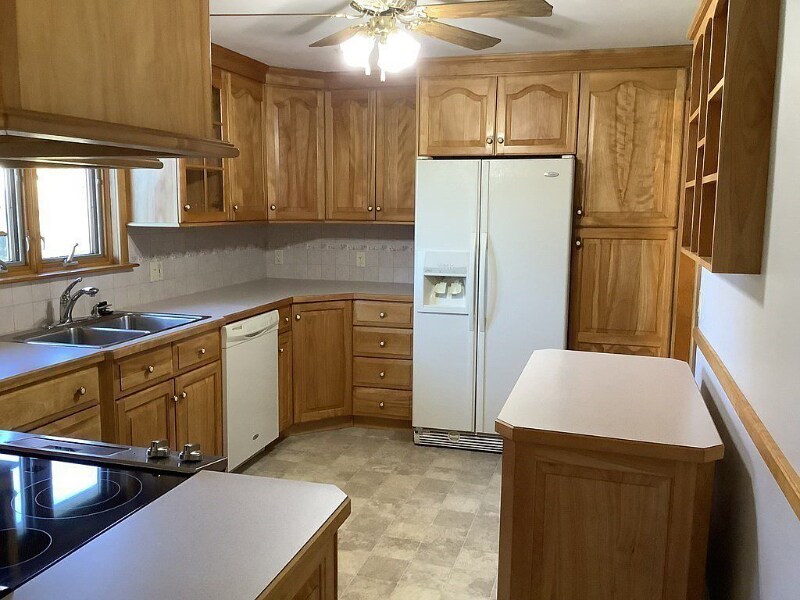 34 Sampson St, Chicopee, MA 01020 House for Rent in Chicopee, MA