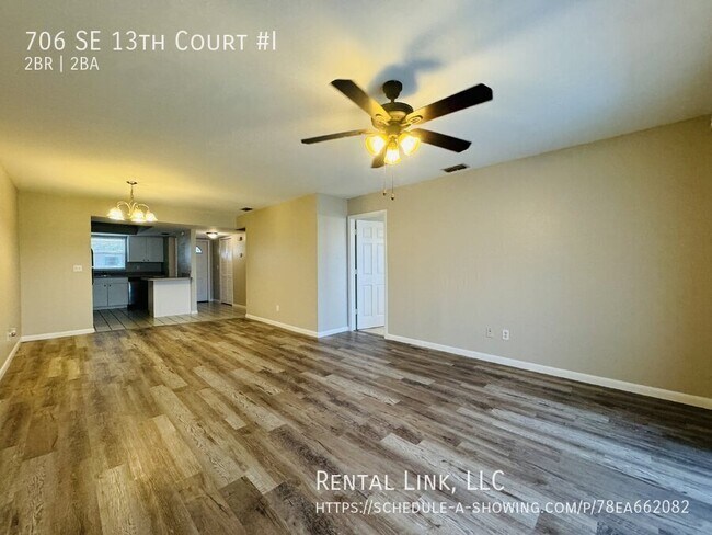 Foto del edificio - 706 SE 13th Ct