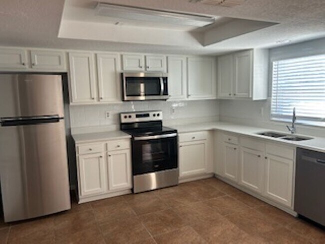 Foto del edificio - Beautiful 3/2 Available now!