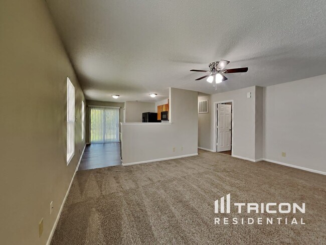 Building Photo - 8902 Hosta Way