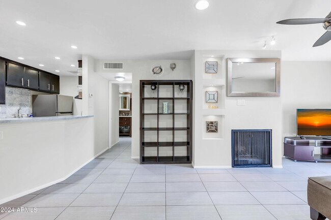 Foto del edificio - 5525 Thomas Rd