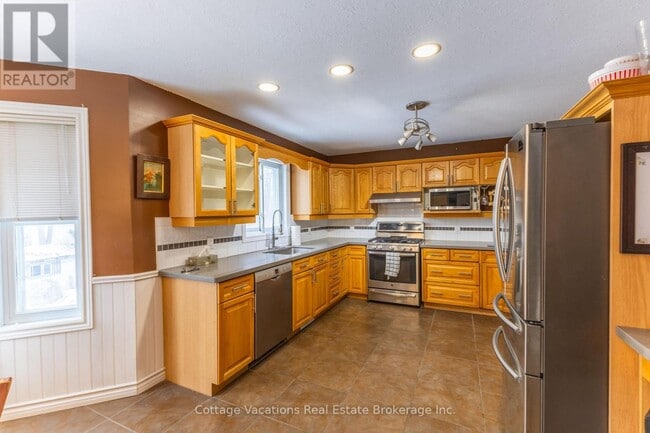 Building Photo - 26 Shaw Crescent