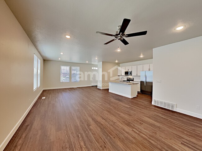 Foto del edificio - 11133 Kitty Hawk Rd