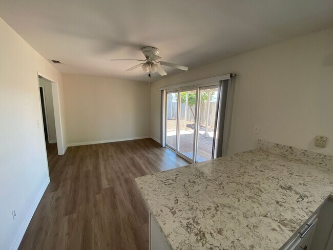 Foto del edificio - 3 Bedroom, 2 Bathroom Single Story House i...