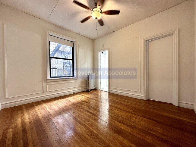 Building Photo - 45 Tiemann Place
