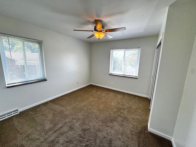 Building Photo - BRENTWOOD BEAUTY -- Available Now!!