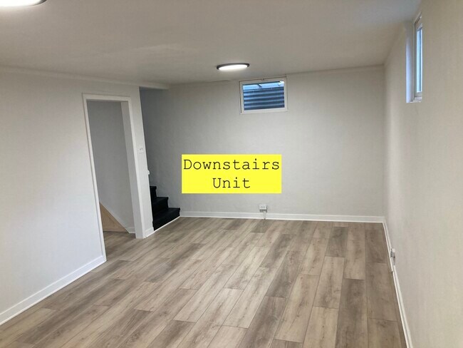 Foto del edificio - 943 Raymond Pl