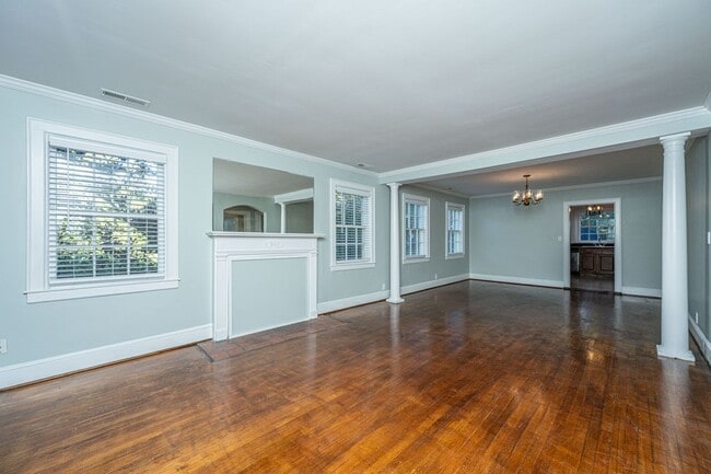 Building Photo - 25 Fenwick Dr