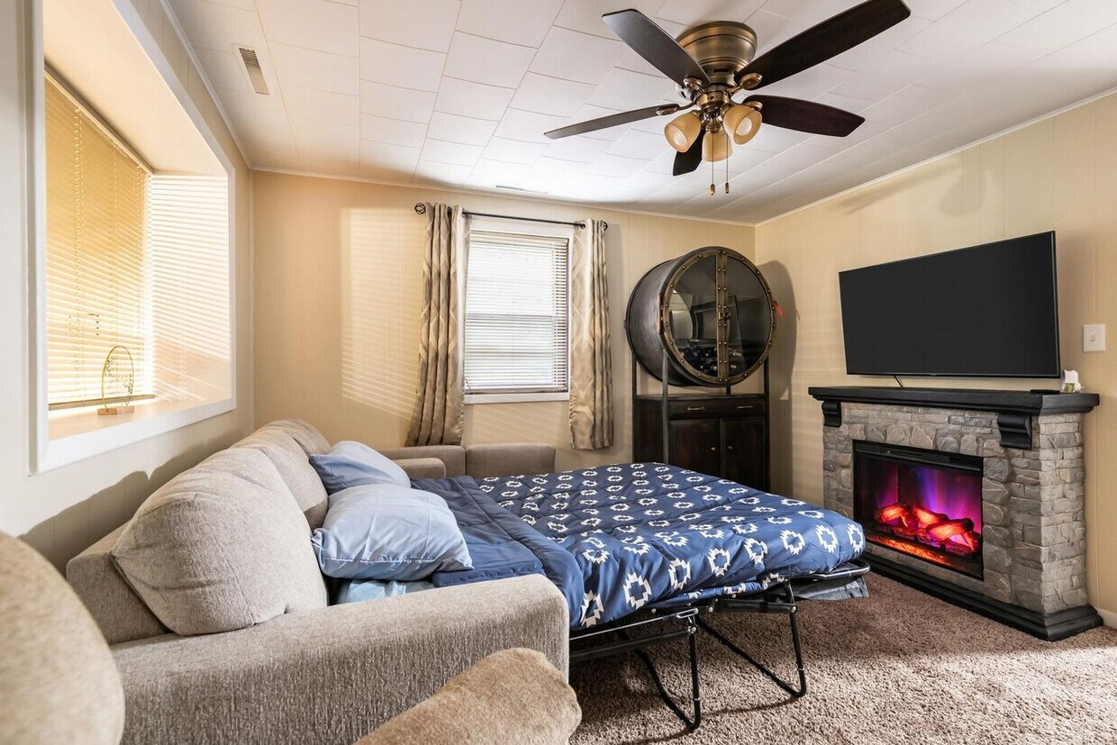 Foto principal - 234 N Hamilton St