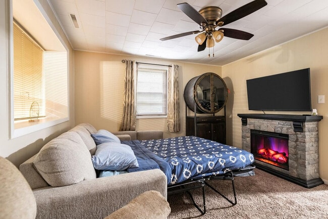 Building Photo - 234 N Hamilton St