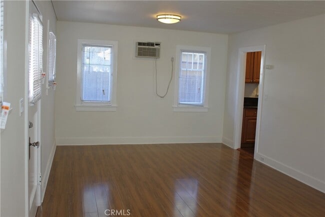 Building Photo - 52 N San Marino Ave