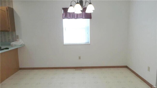 Foto del edificio - 105 Twin Oaks Dr