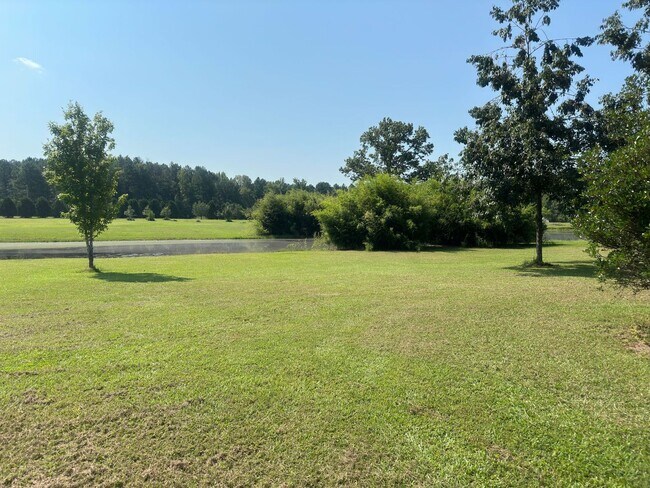 Building Photo - Rural Brandon Condo For Rent 3bd 2ba Fully...