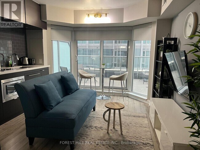 Photo du bâtiment - 155 Yorkville Ave