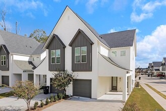 Building Photo - 609 Lake Shelf Dr