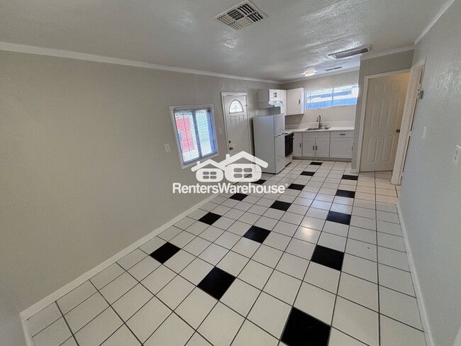 Foto del edificio - 2818 W Heatherbrae Dr