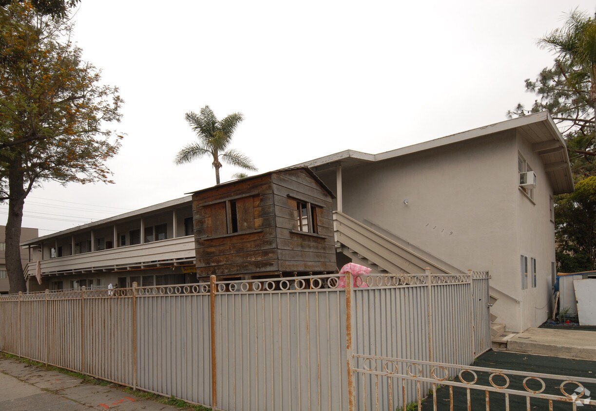 Primary Photo - 1119 Broadway