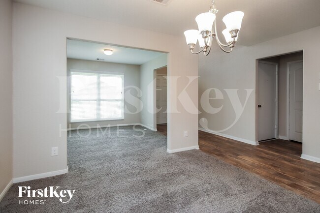 Foto del edificio - 1023 Ranch Oak Dr